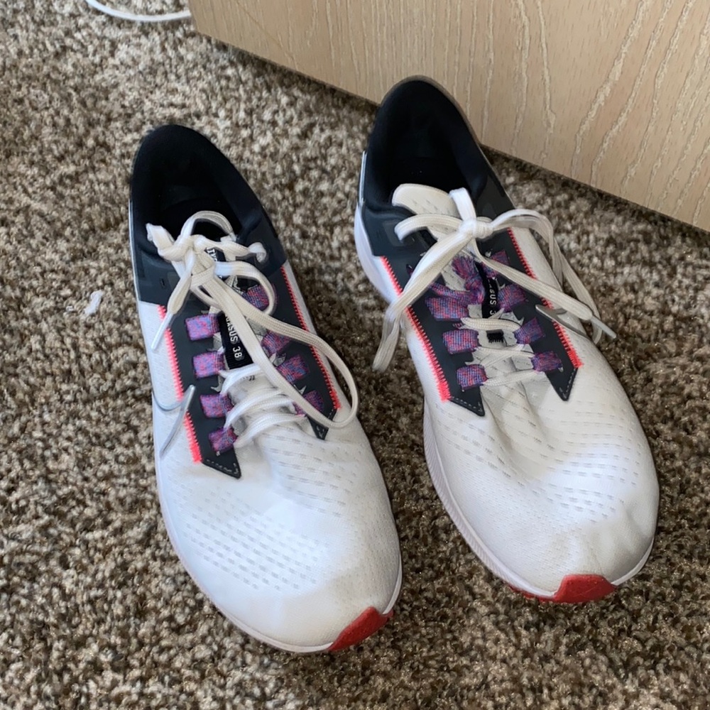 White Nike Air Zoom Pegasus 38